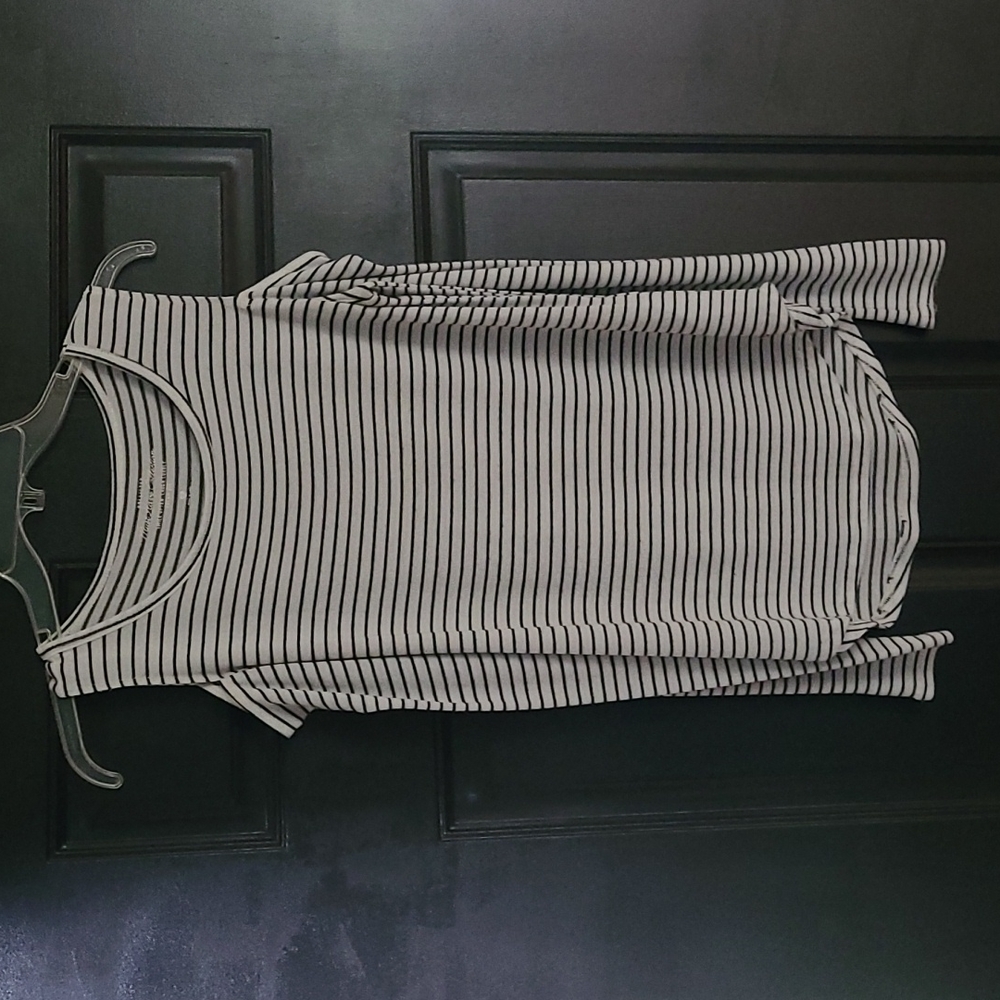 Hollister Long Sleeve Cold Shoulder Knit Top Sz S. Blk/Wht Stripes